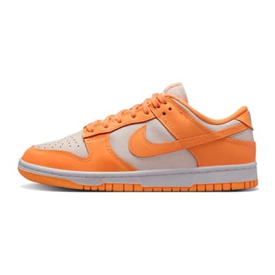 Peach Cream Dunk Low - Stijlvolle en veelzijdige sneakers Nike , Orange , Dames